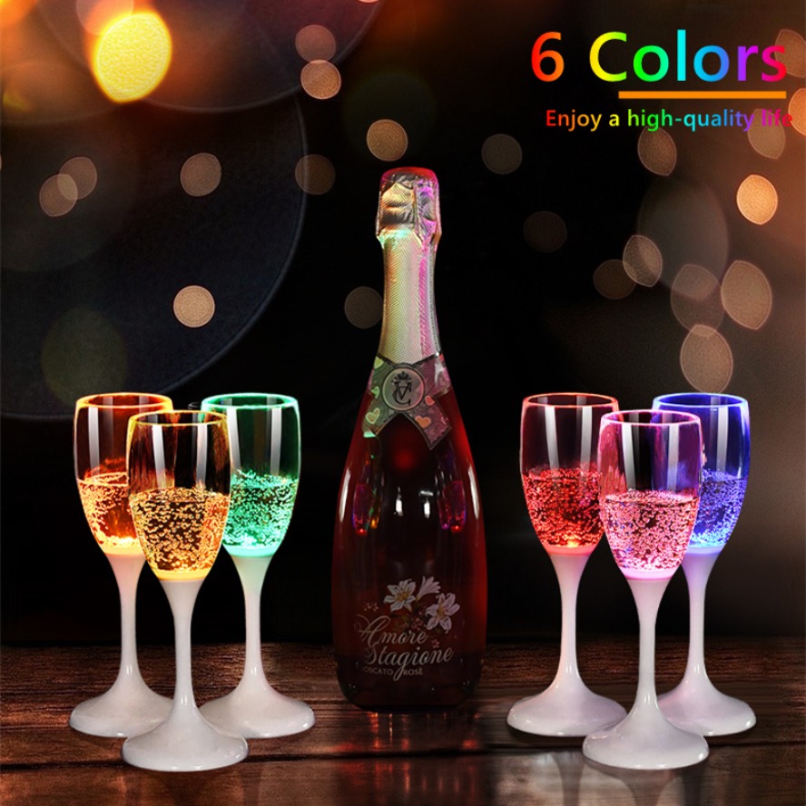 Beer Wine Up - 6色LED自動点滅カップ、マルチカラーライトアップマグカップ、ワイン、ビール、ウイスキー用ドリンクカップ、パーティー、キッチン、クリスマスデコレーション用