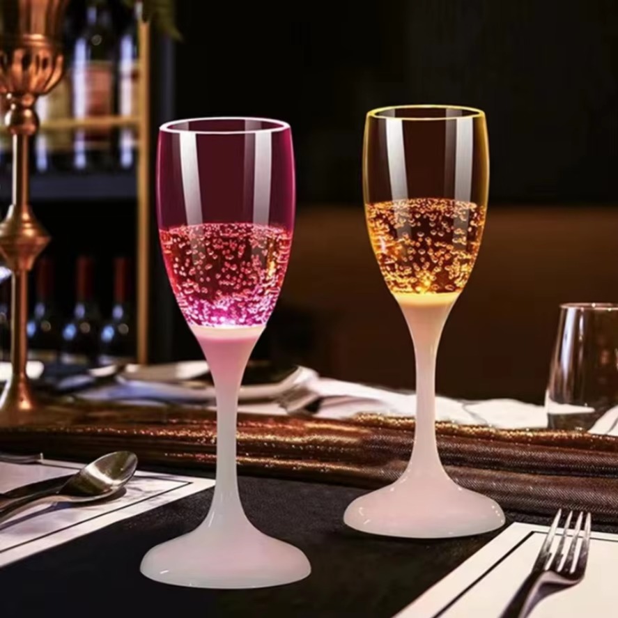 Beer Wine Up - LED自動点滅カップマルチカラー6色ライトアップマグワインビールマグウイスキードリンクカップパーティーキッチンクリスマス装飾用