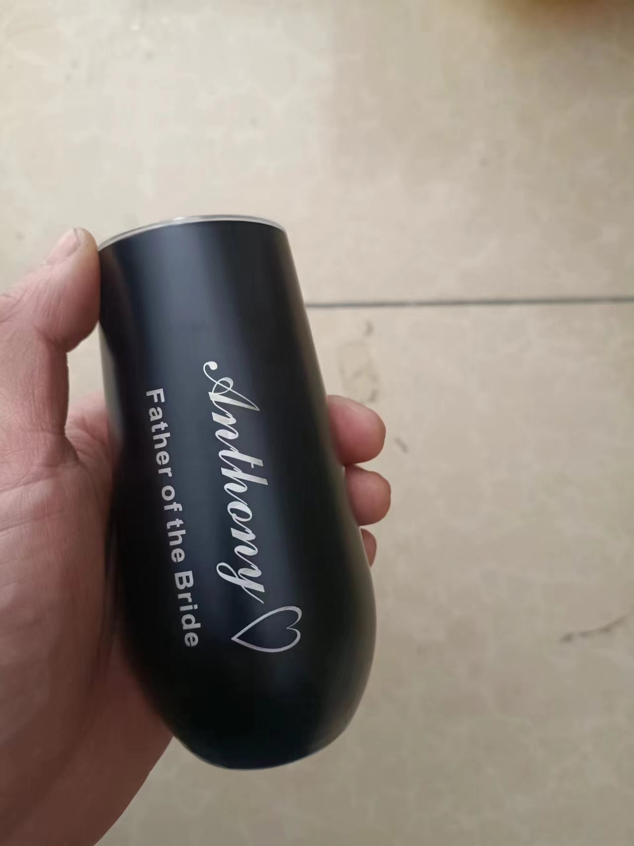 ロゴ入りワインカップ シャンパン ビール 6オンス 蓋付き  - Wine Beer Logo のレビューと価格